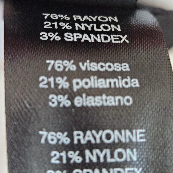 Chico's Peddlepushers,/Capri size 2 short - Picture 3 of 3